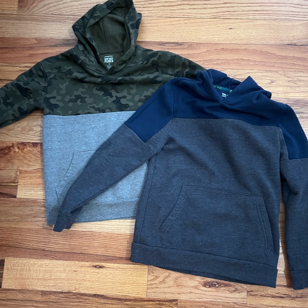 2 boys hoodies (size medium)